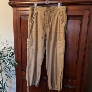 American Eagle Women’s Beige Cargo Joggers Size 16R